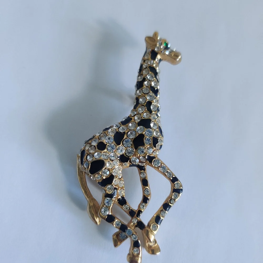 Vintage elegant giraffe brooch🦒 - Picture 7 of 9